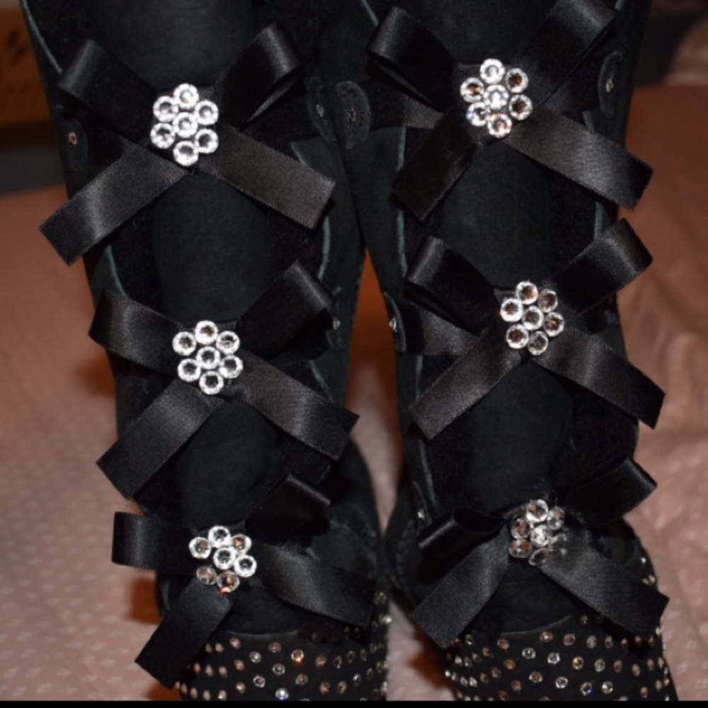 Real crystal covered UGGs💎